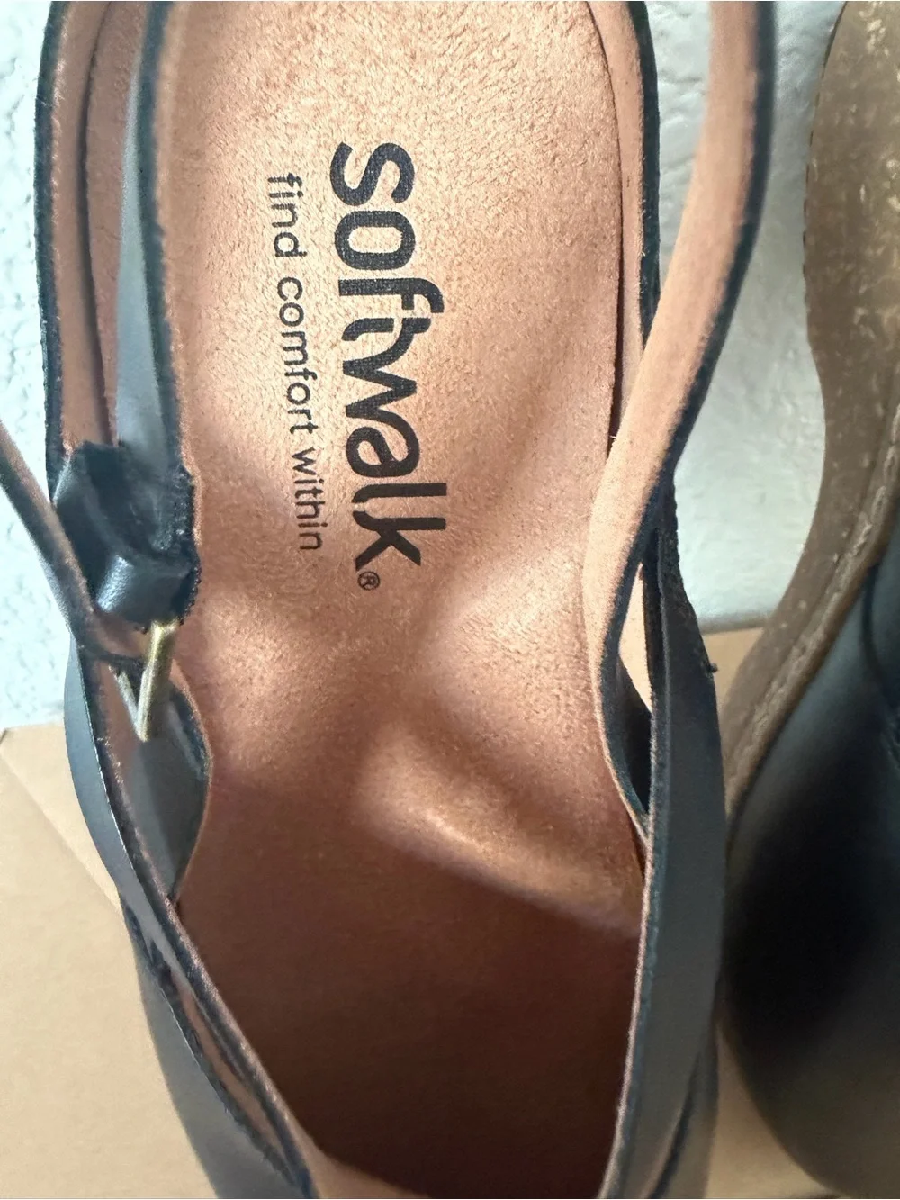 Softwalk Arica, Black Leather Sandals, size 9,5WW